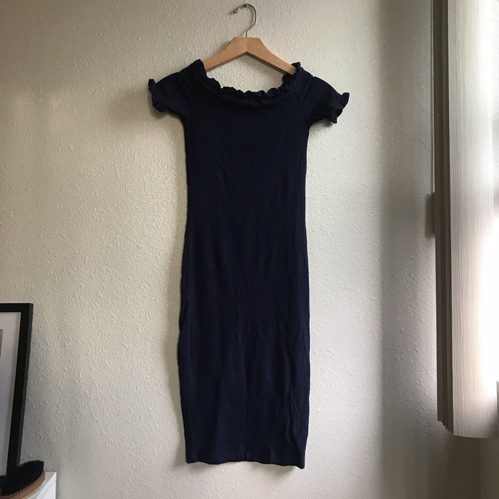 H&M Trend Off the shoulder dress